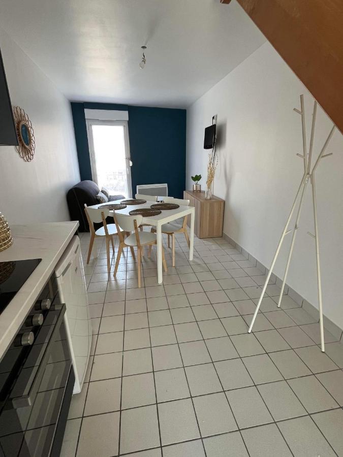 Anselme, F2 Duplex Avec Cour Commune Et Proche De La Mer ,2 Ver-sur-Mer المظهر الخارجي الصورة