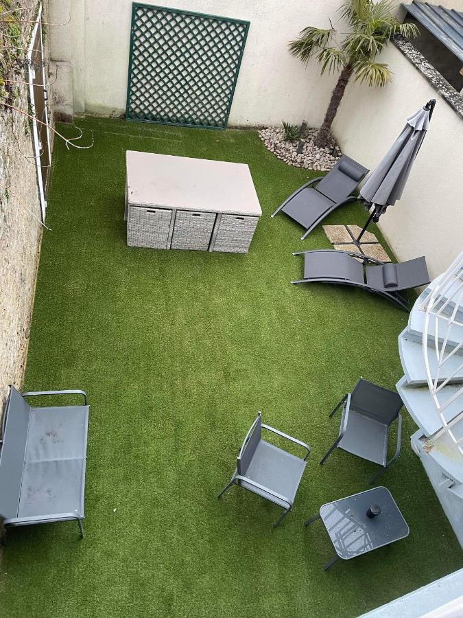 Anselme, F2 Duplex Avec Cour Commune Et Proche De La Mer ,2 Ver-sur-Mer المظهر الخارجي الصورة