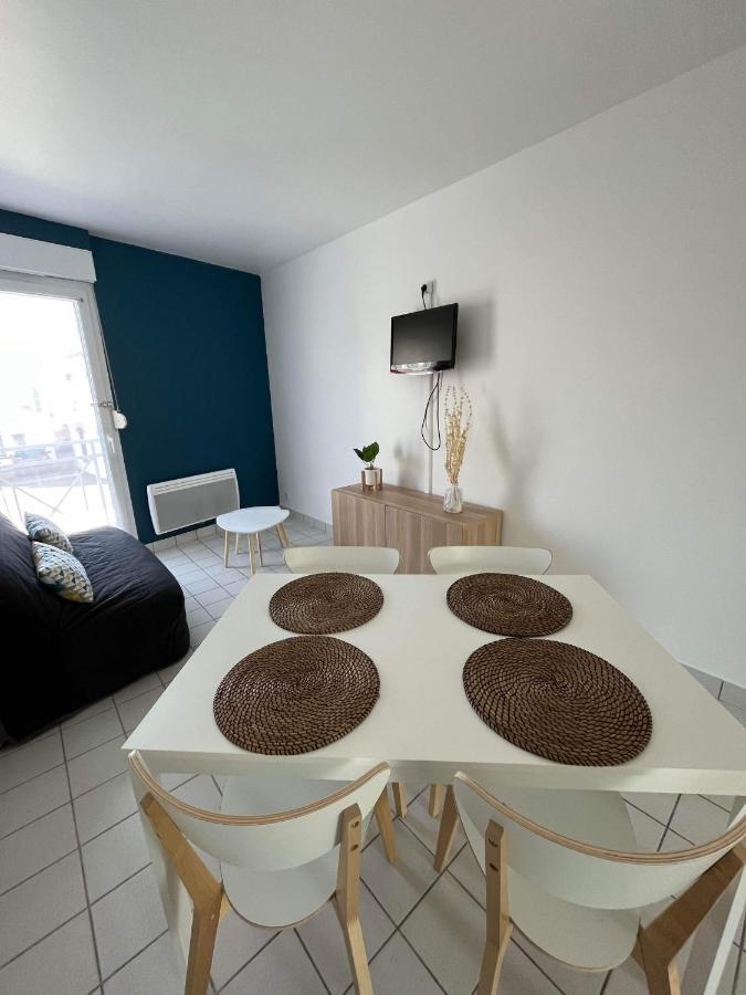Anselme, F2 Duplex Avec Cour Commune Et Proche De La Mer ,2 Ver-sur-Mer المظهر الخارجي الصورة
